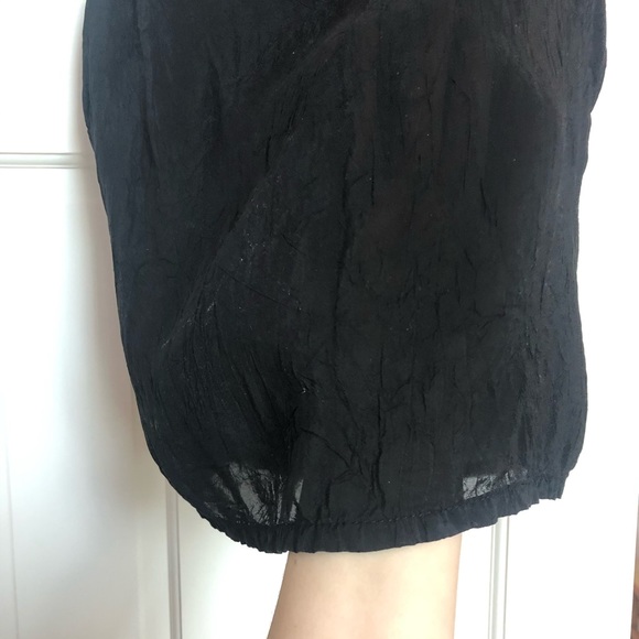 Semi-sheer Black Crinkle Tank 🖤 - Picture 2 of 4
